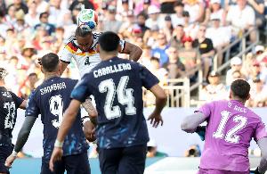 若纳坦·塔遭种族歧视，于帕声援：我知道他很坚强，只需继续前进