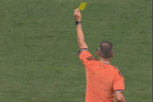 加拿大vs摩洛哥主裁奥利弗已出示8张黄牌，本届赛事单场最多