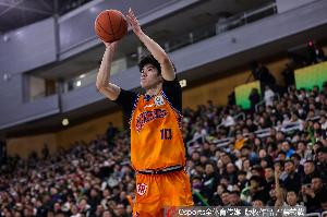 上海队记：偰李永炜将结束美国特训 前往中国男篮报道